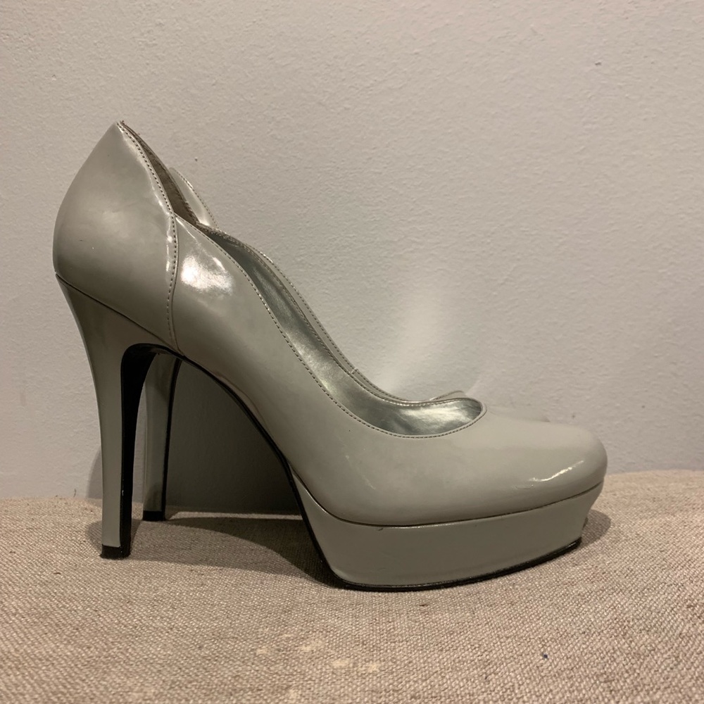 Grey guess platform heels